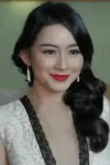 Laura Theux